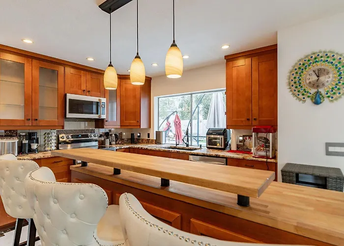 Family Fun 4-bedroom House House With Free Heated Pool & Hot Tub & Game & Mini Golf In Chandler