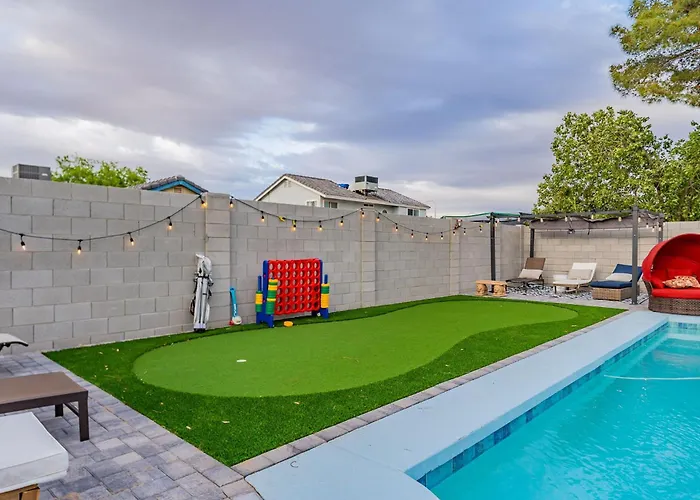 Family Fun 4-bedroom House House With Free Heated Pool & Hot Tub & Game & Mini Golf In