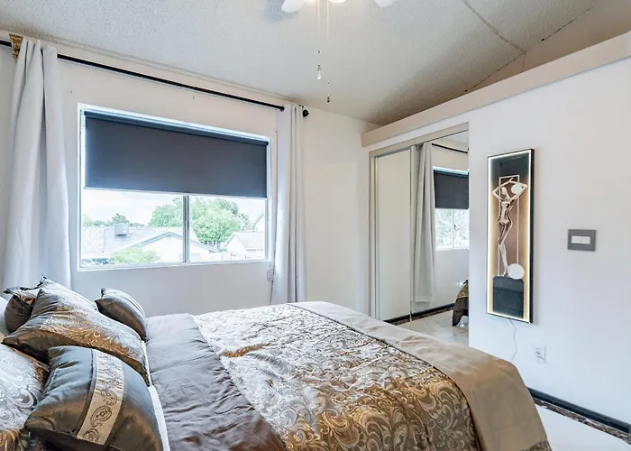 Family Fun 4-bedroom House House With Free Heated Pool & Hot Tub & Game & Mini Golf In Holiday home *