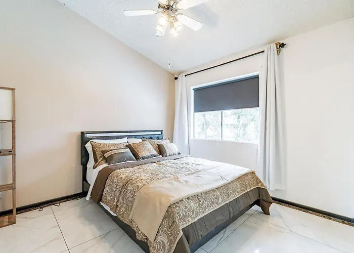 Family Fun 4-bedroom House House With Free Heated Pool & Hot Tub & Game & Mini Golf In Holiday home Chandler