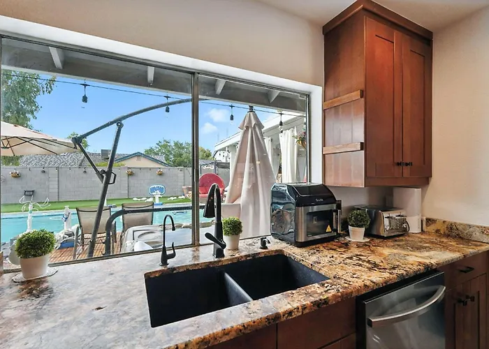 Family Fun 4-bedroom House House With Free Heated Pool & Hot Tub & Game & Mini Golf In *