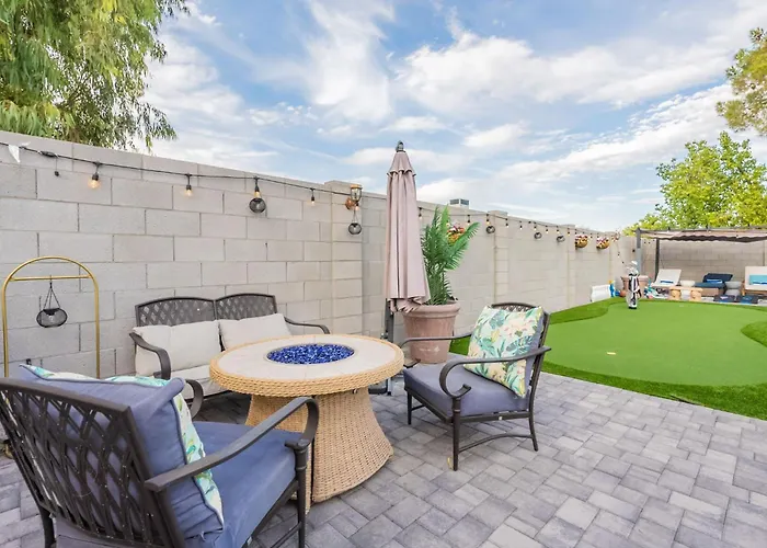 Holiday home Family Fun 4-bedroom House House With Free Heated Pool & Hot Tub & Game & Mini Golf In *
