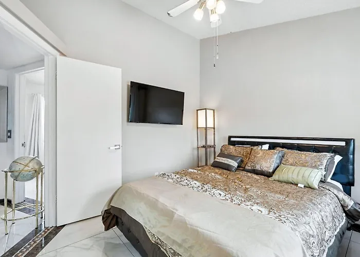 Family Fun 4-bedroom House House With Free Heated Pool & Hot Tub & Game & Mini Golf In Holiday home Chandler